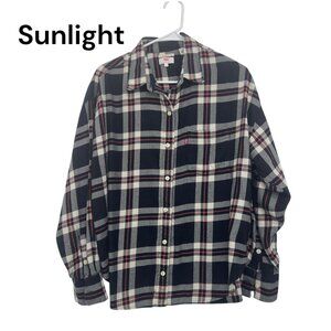 Levis Women Relaxed Fit Plaid Button-Up Shirt SZ Large Black/Red